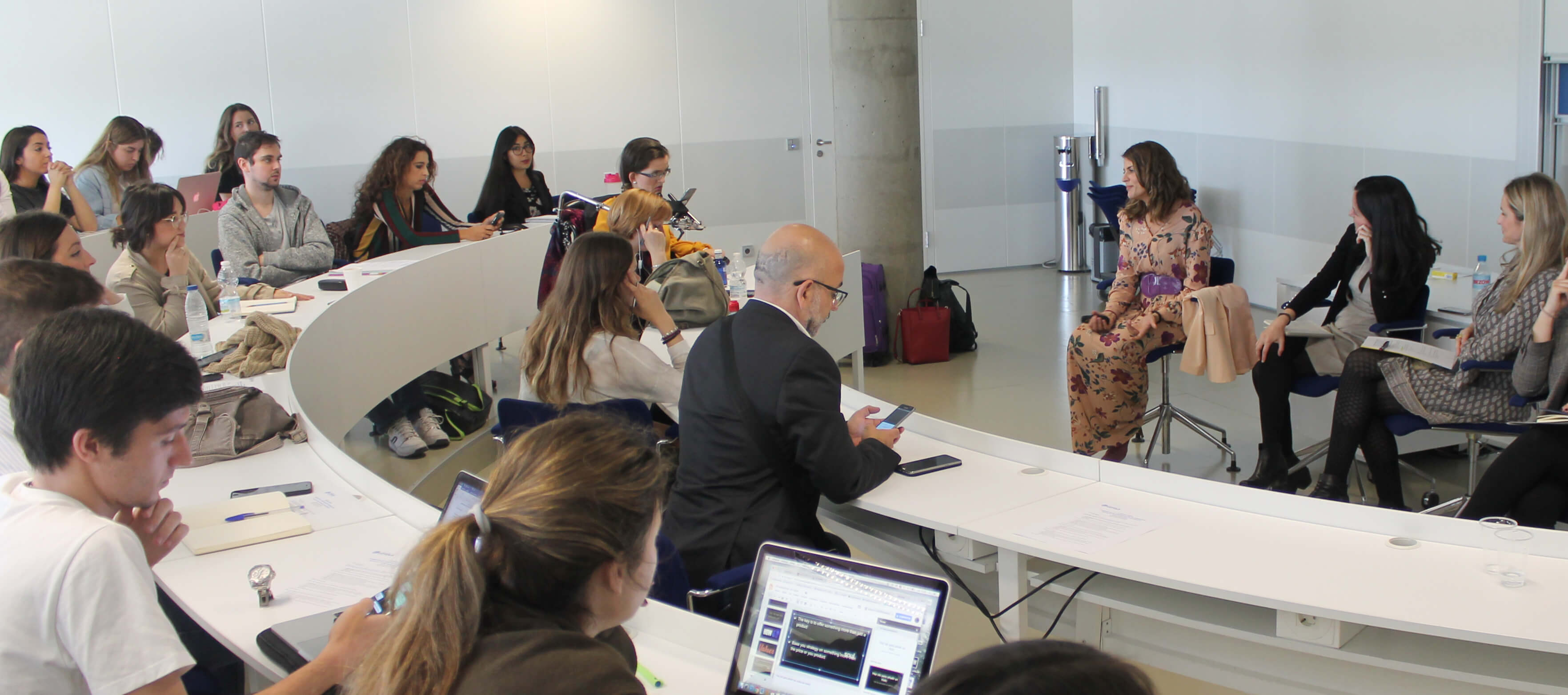 Emergya participa en las I Jornadas Gabinetes de Comunicación de la Universidad de Loyola Emergya participa en las I Jornadas Gabinetes de Comunicación de la Universidad de Loyola
